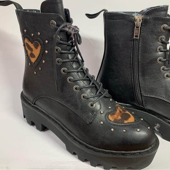 Dolls Kill Cheetah Heart Combat Boots BRAND NEW SIZE 6 - Picture 4 of 9